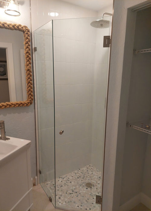 Y&B Glass Neo-Angle Glass Shower Doors